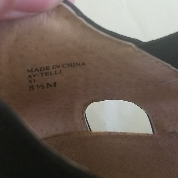 Adrienne Vittadini Black Wedges - Picture 5 of 5